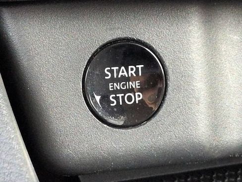Used 2024 Nissan Rogue SV FWD image 29