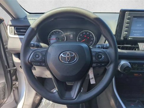 Used 2020 Toyota RAV4 XLE FWD image 11