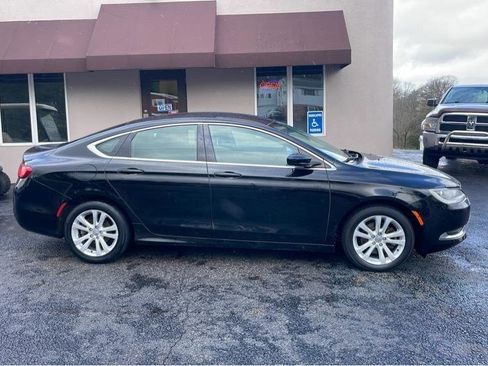 Used 2016 Chrysler 200 Limited FWD image 4