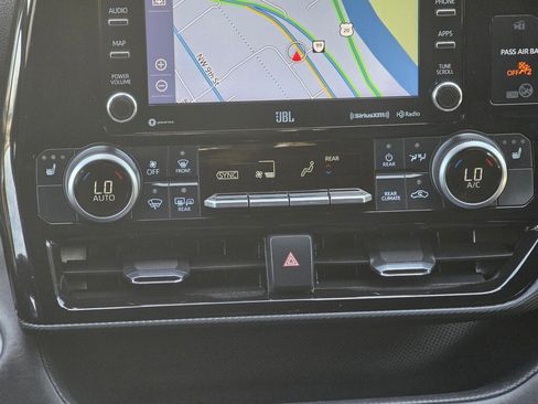 Used 2021 Toyota Highlander XSE image 15