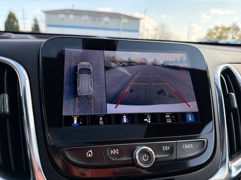 Used 2023 Chevrolet Equinox Premier image 14