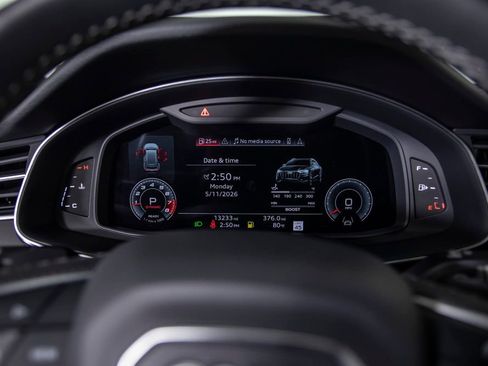 Used 2023 Audi SQ8 Prestige AWD/4WD image 28