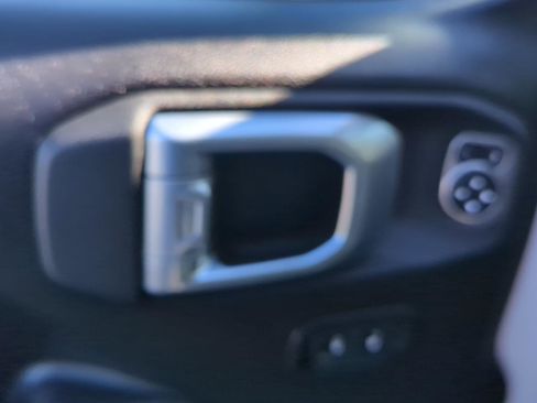 Used 2022 Jeep Gladiator Willys image 14