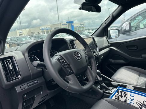 Used 2026 Nissan Frontier SV w/ All-Weather Content Package AWD/4WD image 17