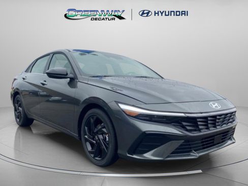 New 2026 Hyundai Elantra SEL Sport FWD image 2