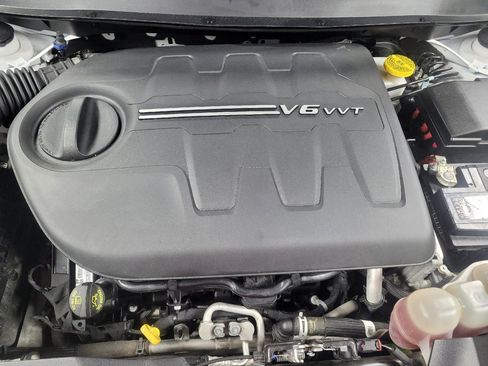 Used 2020 Jeep Cherokee Trailhawk image 30