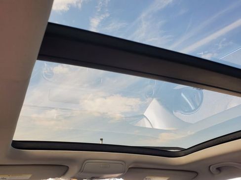 Used 2017 Volkswagen Tiguan Wolfsburg Edition image 22