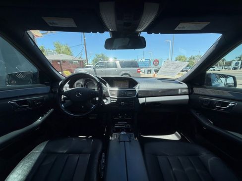 Used 2010 Mercedes-Benz E 550 4MATIC Sedan image 20