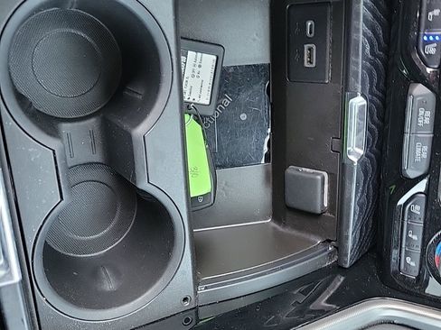 Used 2023 GMC Yukon XL Denali image 31