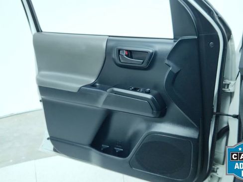 Used 2019 Toyota Tacoma SR image 35