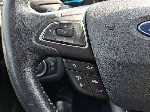 Certified 2018 Ford Escape SE w/ SE Sport Appearance Package image 18