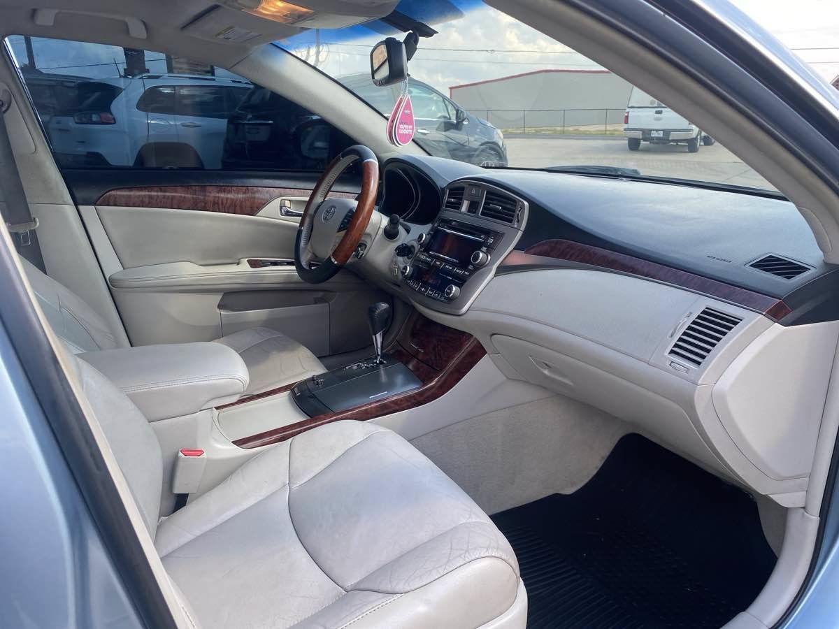Used 2011 Toyota Avalon FWD image 16