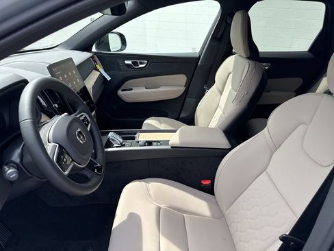 Used 2026 Volvo XC60 B5 Core w/ Climate Package AWD/4WD image 21