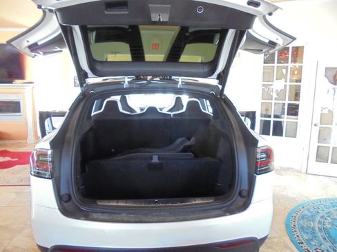 Used 2018 Tesla Model X P100D image 25