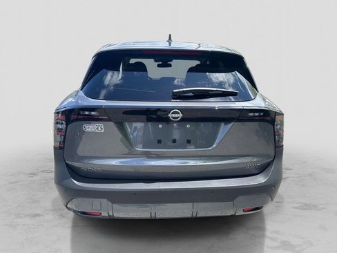 Used 2025 Nissan Kicks SV AWD/4WD image 4