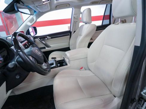 Used 2023 Lexus GX 460 Premium w/ Premium Package AWD/4WD image 12