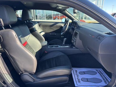 Used 2014 Dodge Challenger SRT8 image 26