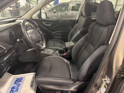 Used 2019 Subaru Forester Premium image 8