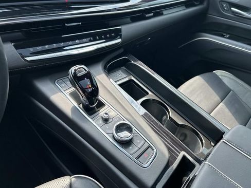 Used 2022 Cadillac Escalade Sport w/ Touring Package AWD/4WD image 33