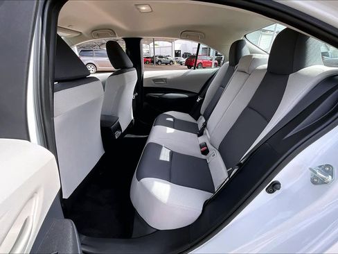 Used 2025 Toyota Corolla LE image 19
