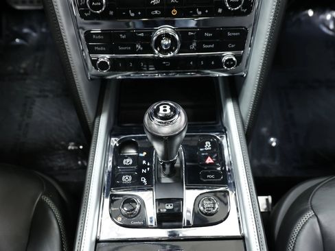 Used 2018 Bentley Mulsanne RWD image 52