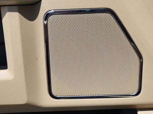 Used 2018 Ford F250 Lariat w/ Lariat Value Package image 8