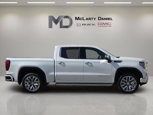 Certified 2024 GMC Sierra 1500 Denali w/ Denali Reserve Package AWD/4WD image 15