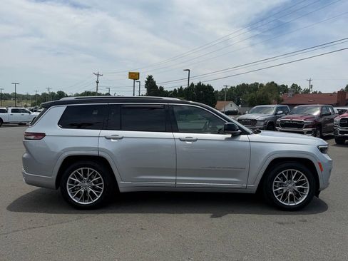 Used 2023 Jeep Grand Cherokee L Summit w/ Advanced Protech Group IV AWD/4WD image 2