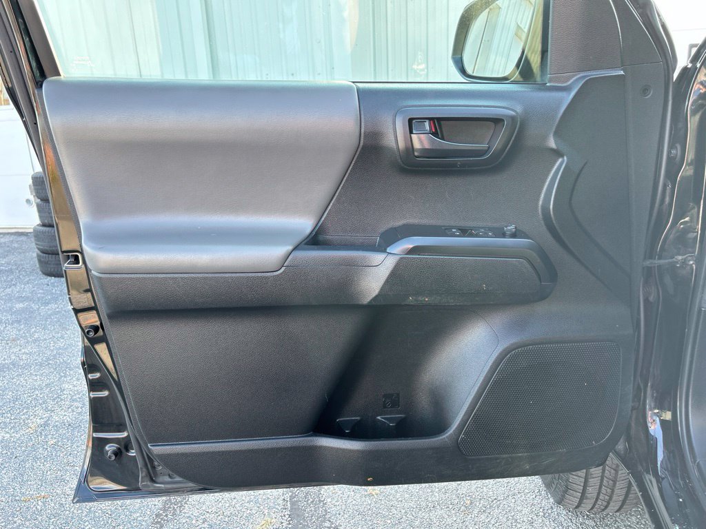 Used 2023 Toyota Tacoma SR AWD/4WD image 32