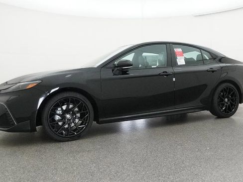 Used 2026 Toyota Camry SE image 21