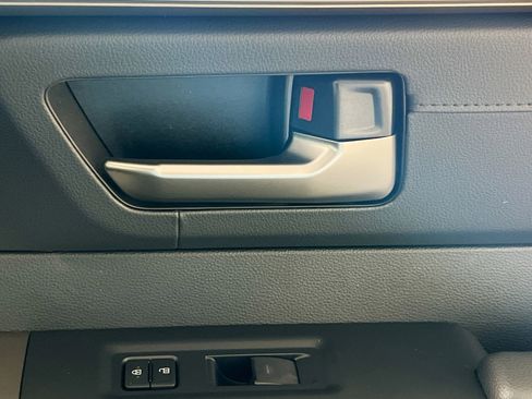 New 2026 Toyota Tundra Limited AWD/4WD image 32