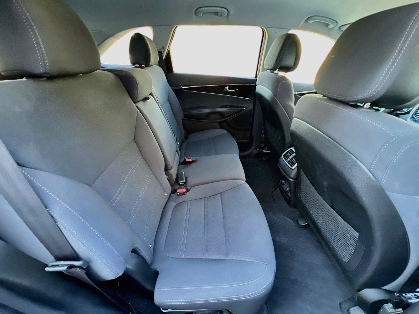 Used 2016 Kia Sorento FWD image 25