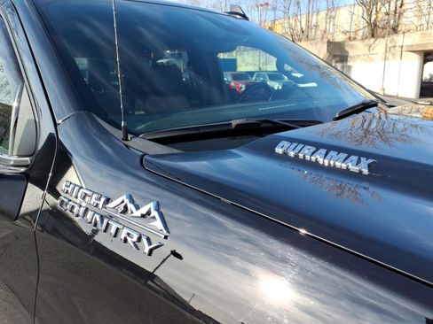 Used 2024 Chevrolet Silverado 1500 High Country w/ High Country Premium Package image 9