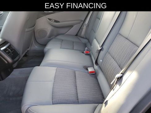 Used 2015 Chevrolet Impala LT image 9