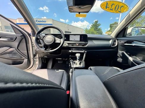 Used 2024 Kia Seltos EX AWD/4WD image 23