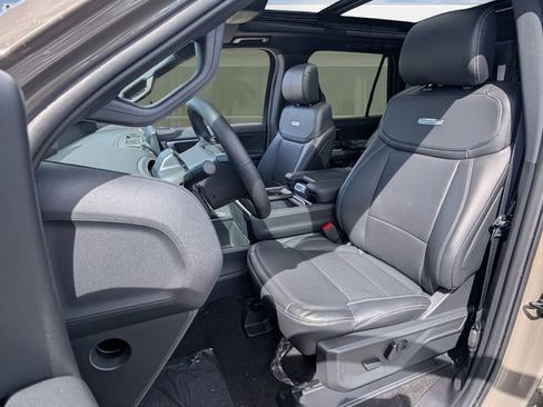 New 2026 Ford Expedition Max Platinum w/ Stealth Appearance Package AWD/4WD image 4