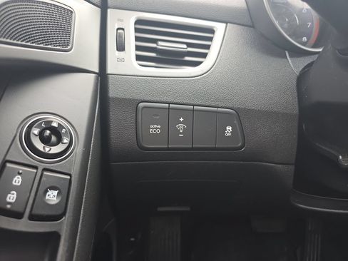 Used 2016 Hyundai Elantra Value Edition FWD image 41