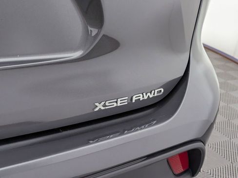 Certified 2025 Toyota Highlander XSE AWD/4WD image 16
