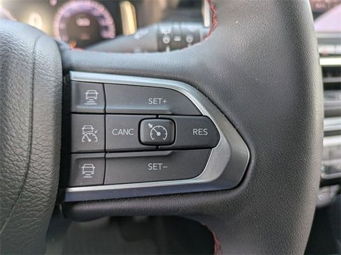 Used 2025 Jeep Compass Trailhawk w/ Trailhawk Elite Group image 16