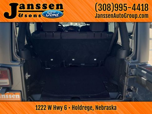 Used 2018 Jeep Wrangler Unlimited Sport S AWD/4WD image 12