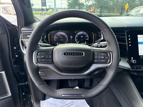 Used 2024 Jeep Wagoneer Series II AWD/4WD image 30