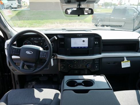 New 2025 Ford F250 XL w/ XL Chrome Package image 4