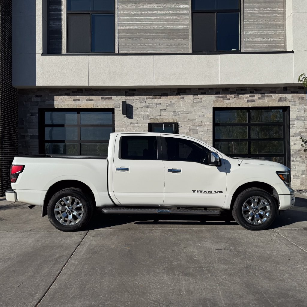 Used 2020 Nissan Titan SL w/ Moonroof Package AWD/4WD image 2