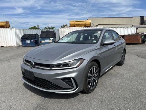 New 2025 Volkswagen Jetta SE image 1