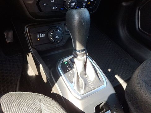 Certified 2023 Jeep Renegade Latitude image 14