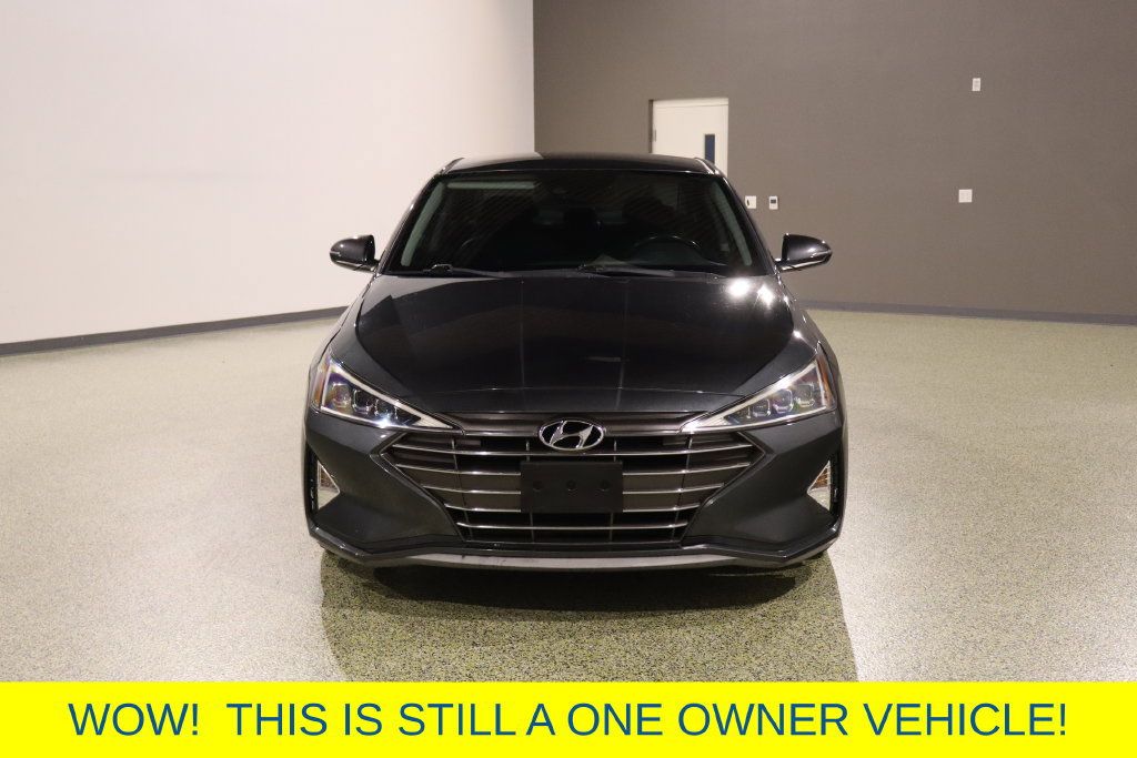 Used 2020 Hyundai Elantra Limited w/ Cargo Package (C1) FWD image 2