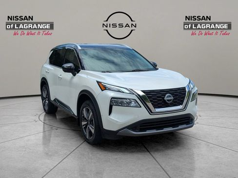 Used 2023 Nissan Rogue SL w/ SL Premium Package FWD image 3