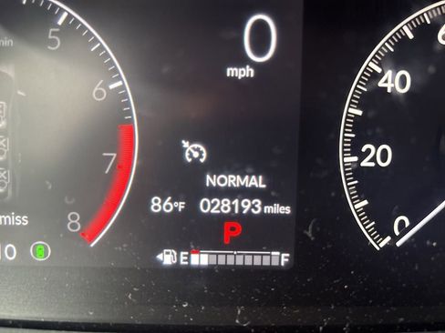 Used 2023 Honda Pilot Touring image 19