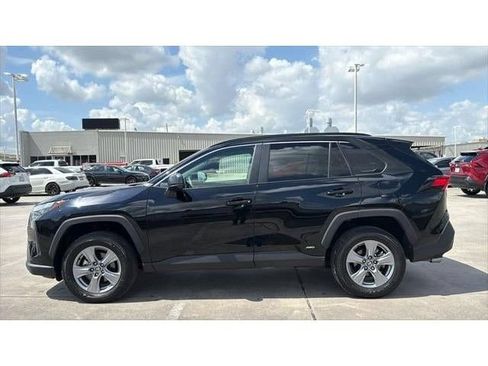 Certified 2025 Toyota RAV4 LE AWD/4WD image 3