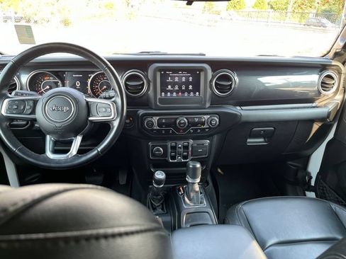Used 2020 Jeep Wrangler Unlimited Sahara AWD/4WD image 8